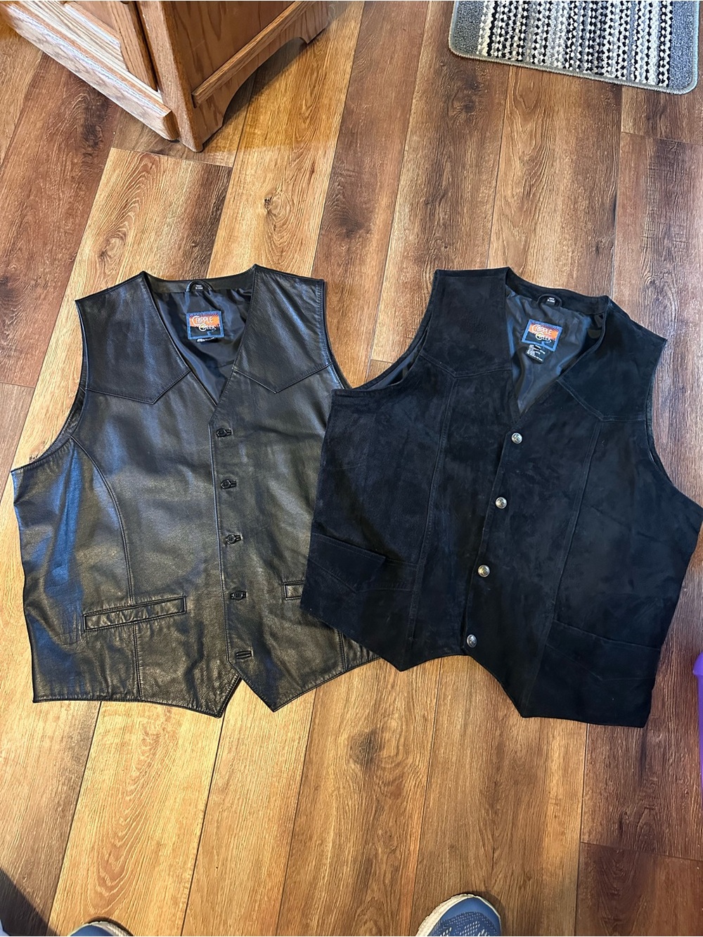 Mens Cripple Creek Leather vests size XXL